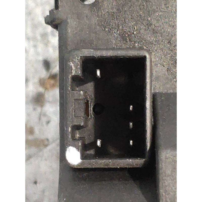 Recambio de motor apertura trampillas climatizador para kia carnival 2.9 crdi cat referencia OEM IAM H400730530C  