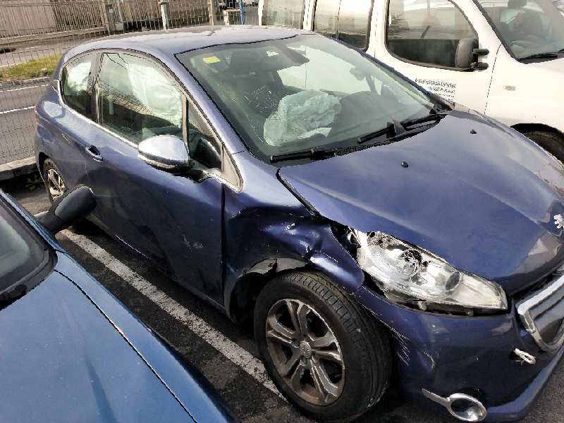 peugeot 208 del año 2012