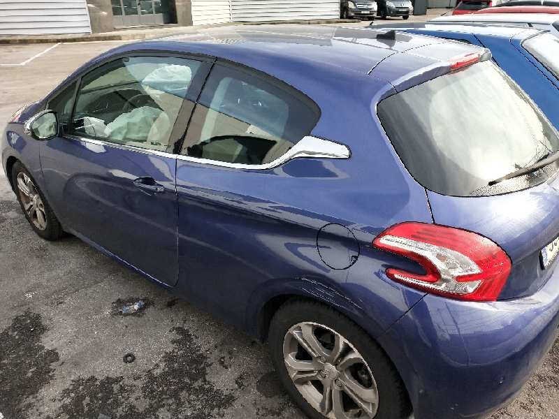 peugeot 208 del año 2012