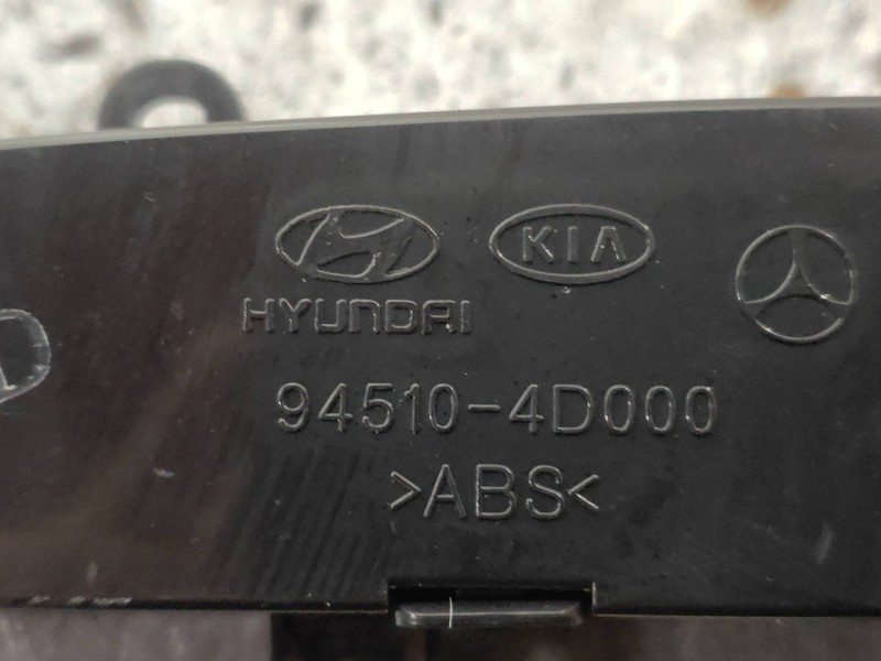 Recambio de pantalla multifuncion para kia carnival 2.9 crdi cat referencia OEM IAM 945104D000  
