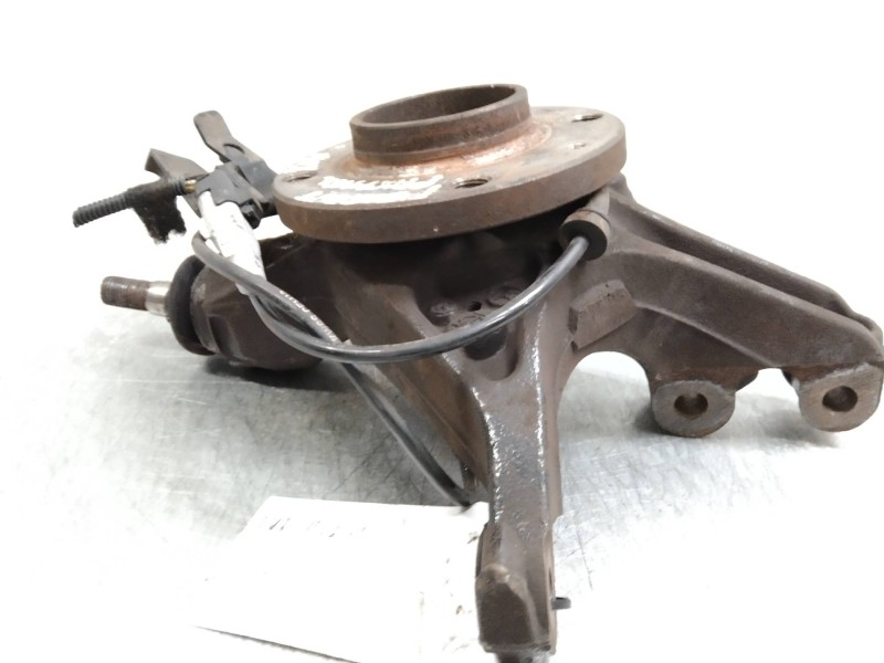 Recambio de mangueta delantera izquierda para peugeot partner kasten confort l1 referencia OEM IAM   