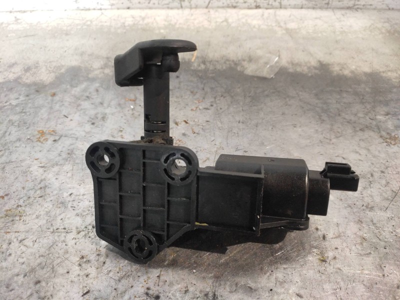 Recambio de motor elevalunas trasero derecho para kia carnival 2.9 crdi cat referencia OEM IAM   