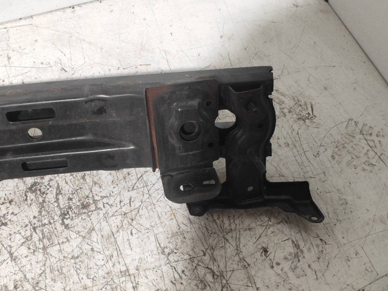 Recambio de refuerzo paragolpes delantero para kia carnival 2.9 crdi cat referencia OEM IAM   