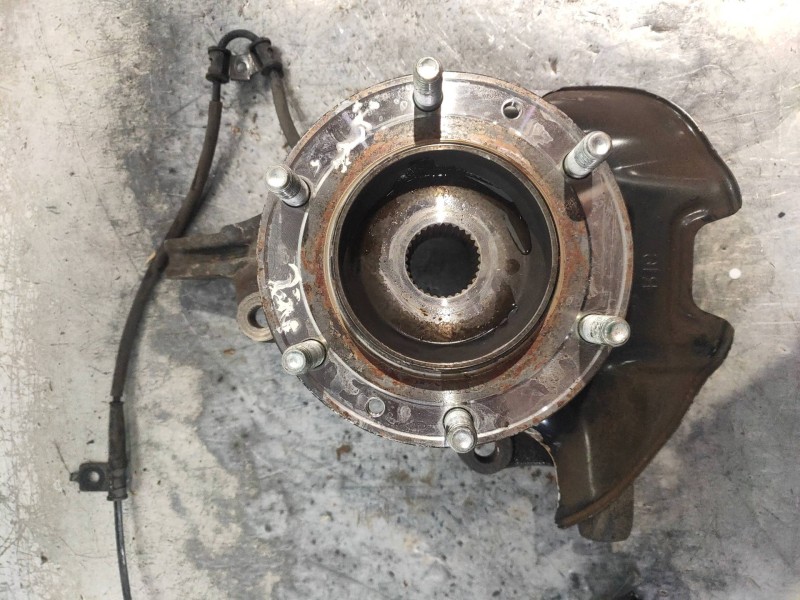 Recambio de mangueta delantera derecha para kia carnival 2.9 crdi cat referencia OEM IAM   