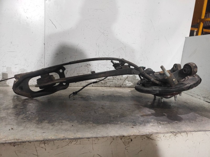 Recambio de mangueta trasera derecha para kia carnival 2.9 crdi cat referencia OEM IAM   