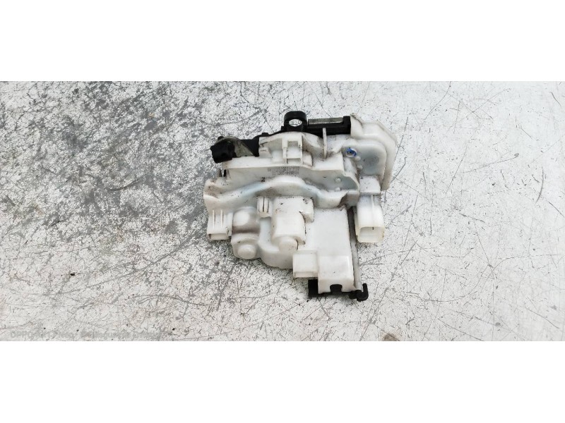 Recambio de motor cierre centralizado delantero derecho para fiat fiorino básico referencia OEM IAM 1357552080  