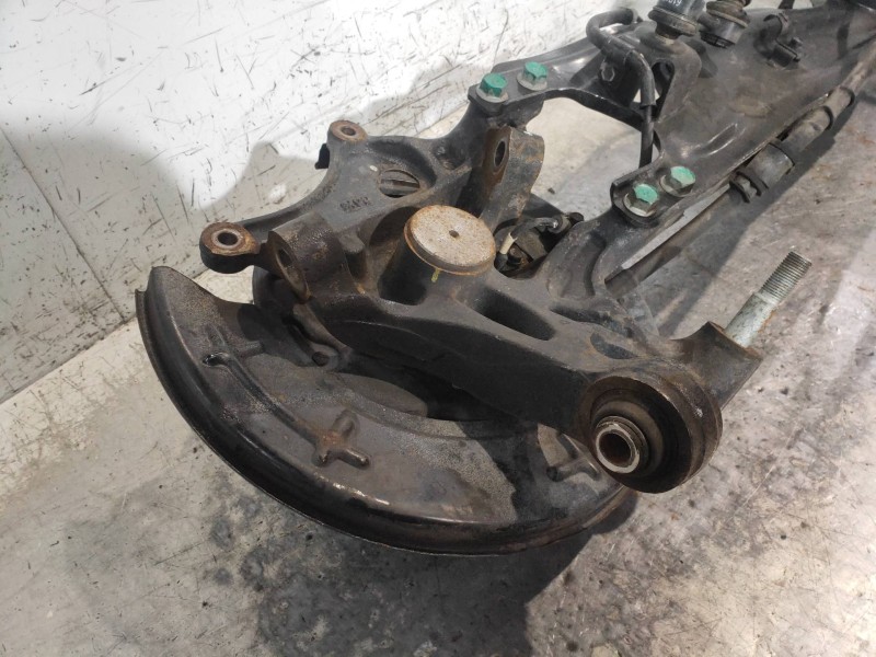 Recambio de mangueta trasera izquierda para kia carnival 2.9 crdi cat referencia OEM IAM   