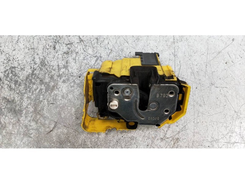 Recambio de motor cierre centralizado trasero derecho para fiat fiorino básico referencia OEM IAM 1359949080  