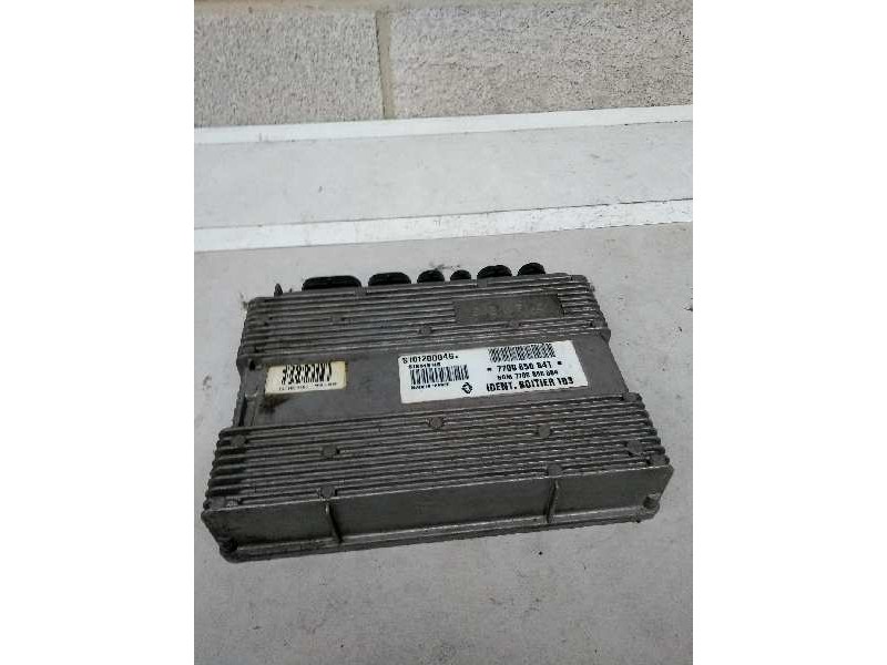 Recambio de centralita motor uce para renault 19 (b/c/l53) referencia OEM IAM S101200046A 7700850841 HOM7700850084