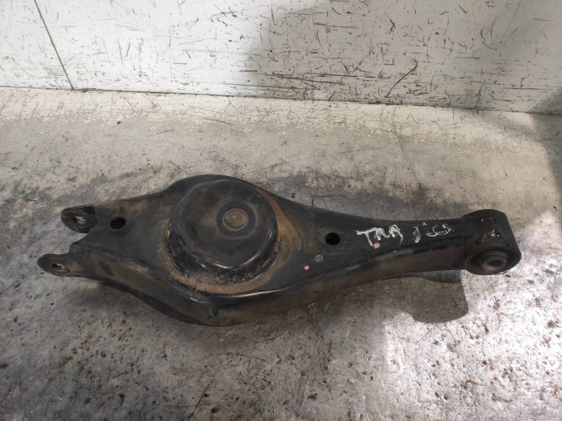 Recambio de brazo suspension inferior trasero izquierdo para kia carnival 2.9 crdi cat referencia OEM IAM   