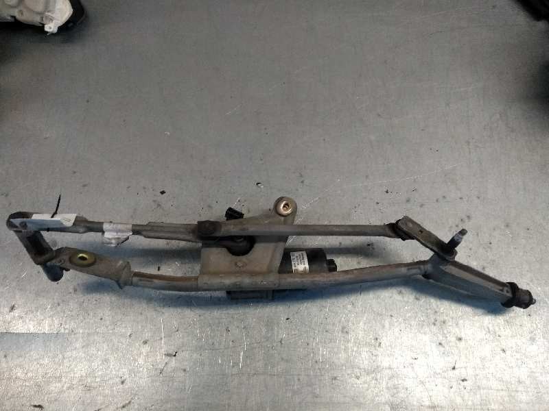 Recambio de motor limpia delantero para volvo v70 familiar 2.4 diesel cat referencia OEM IAM 404775 09151848 