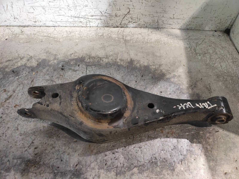 Recambio de brazo suspension inferior trasero derecho para kia carnival 2.9 crdi cat referencia OEM IAM   