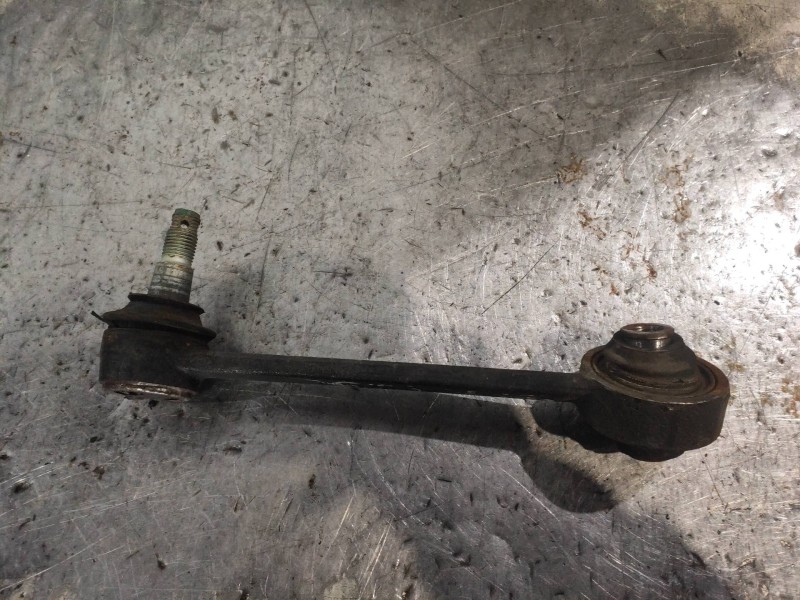 Recambio de brazo suspension superior trasero izquierdo para kia carnival 2.9 crdi cat referencia OEM IAM 552504D000  