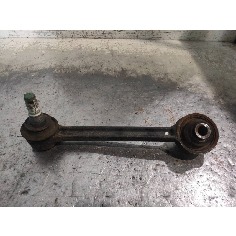 Recambio de brazo suspension superior trasero izquierdo para kia carnival 2.9 crdi cat referencia OEM IAM 552504D000  