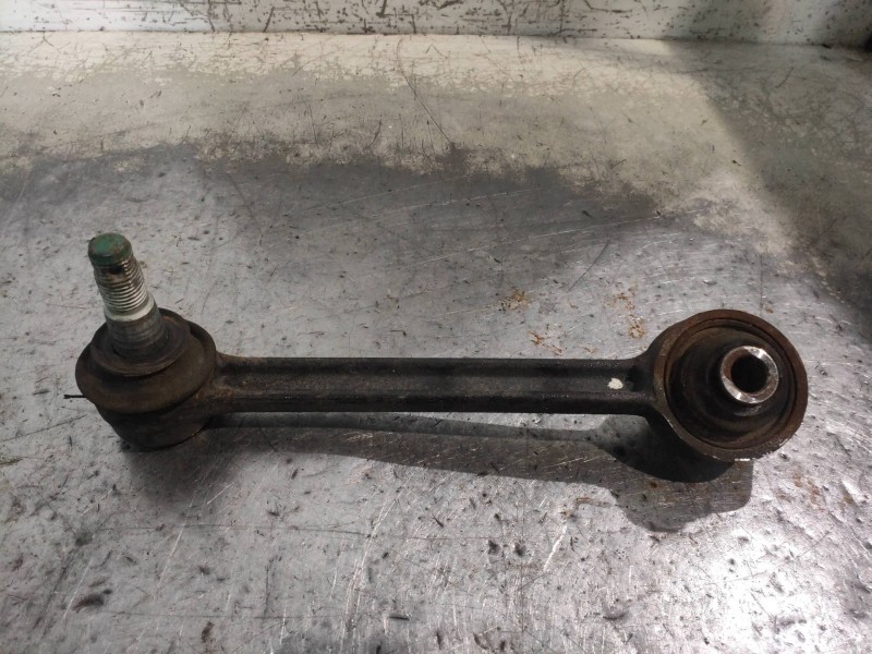 Recambio de brazo suspension superior trasero izquierdo para kia carnival 2.9 crdi cat referencia OEM IAM 552504D000  