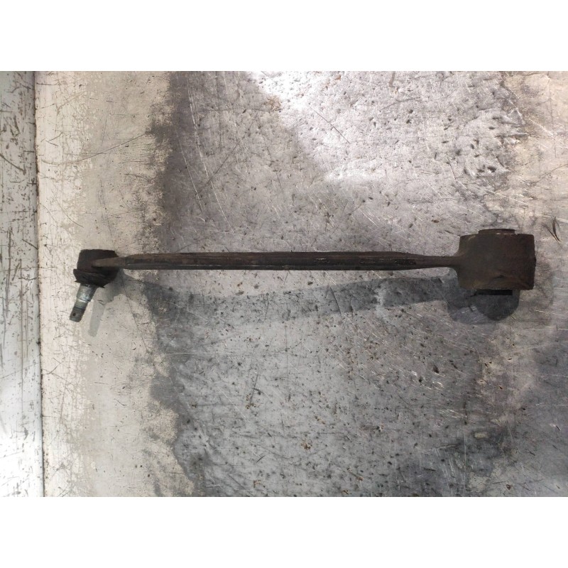 Recambio de brazo suspension superior trasero izquierdo para kia carnival 2.9 crdi cat referencia OEM IAM 552304D000  