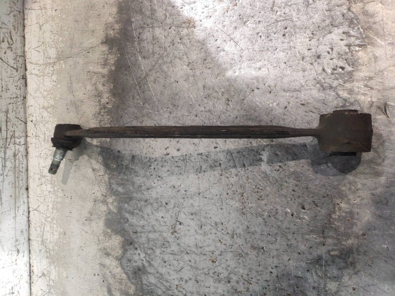 Recambio de brazo suspension superior trasero izquierdo para kia carnival 2.9 crdi cat referencia OEM IAM 552304D000  