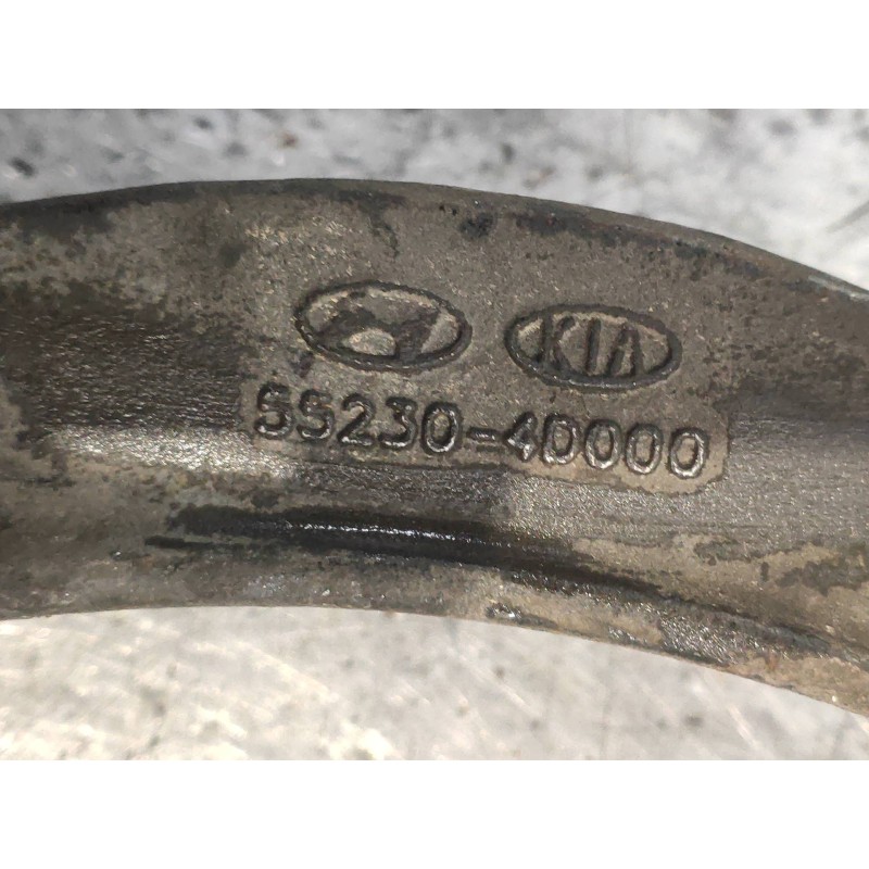 Recambio de brazo suspension superior trasero izquierdo para kia carnival 2.9 crdi cat referencia OEM IAM 552304D000  