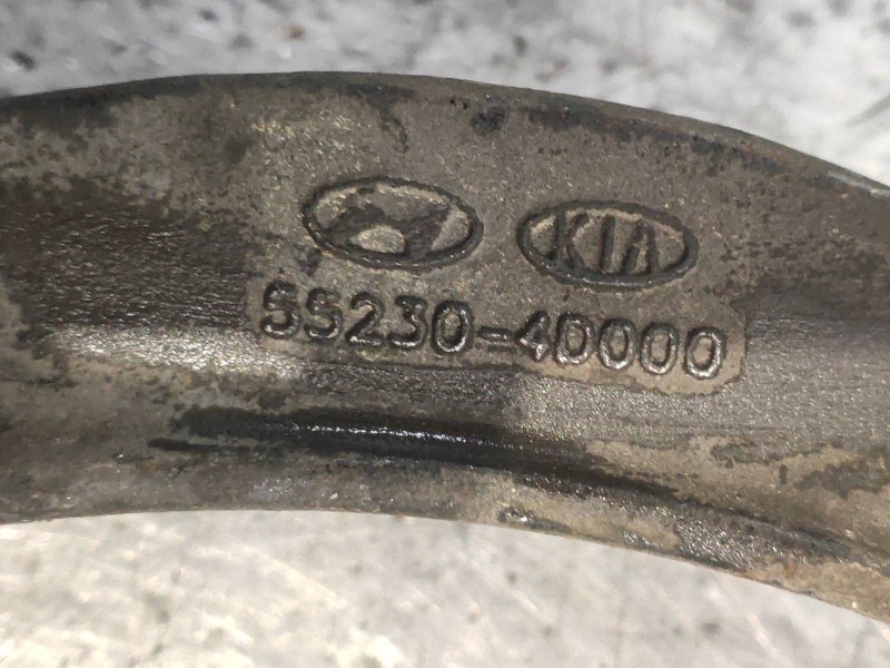 Recambio de brazo suspension superior trasero izquierdo para kia carnival 2.9 crdi cat referencia OEM IAM 552304D000  