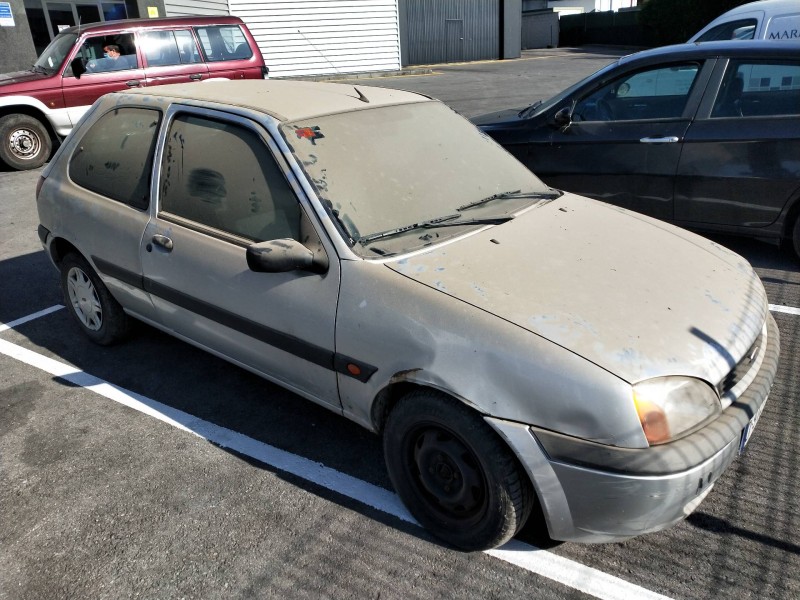 ford fiesta berlina (dx) del año 2000 ford fiesta berlina (dx) del año 2000