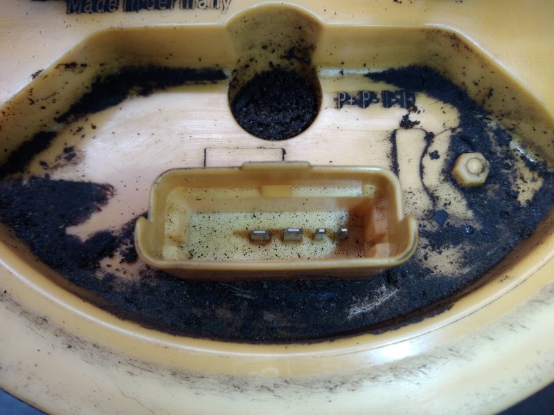 Recambio de bomba combustible para peugeot 406 coupe (s1/s2) 2.2 hdi referencia OEM IAM 9640623980 228222015007 