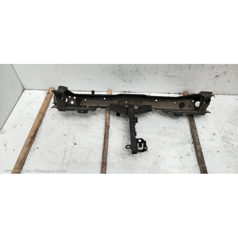 Recambio de panel frontal para toyota corolla verso (r1) 2,2 d-4d sport referencia OEM IAM   