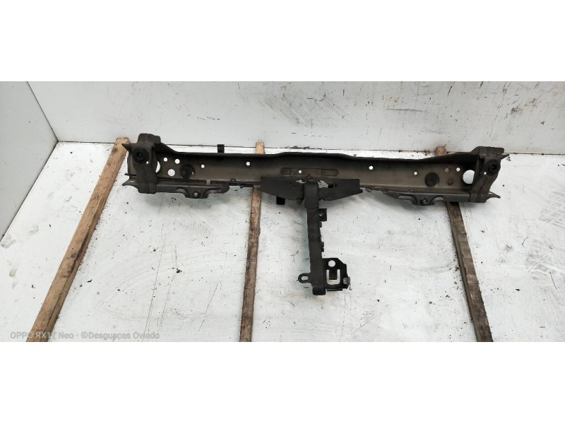 Recambio de panel frontal para toyota corolla verso (r1) 2,2 d-4d sport referencia OEM IAM   