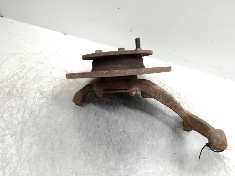 Recambio de mangueta delantera derecha para renault 5 1.1 referencia OEM IAM   