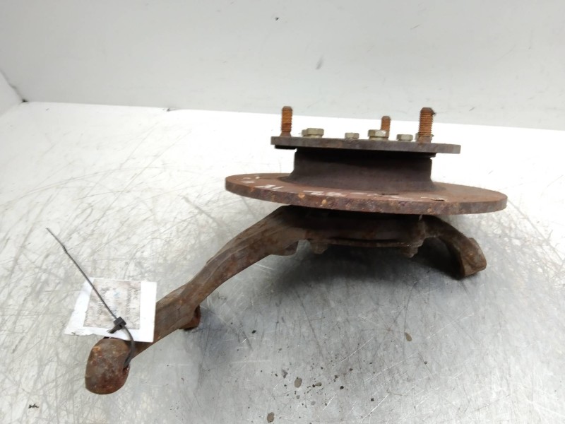 Recambio de mangueta delantera izquierda para renault 5 1.1 referencia OEM IAM   