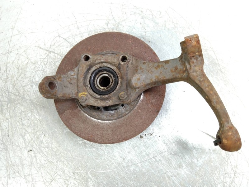 Recambio de mangueta delantera izquierda para renault 5 1.1 referencia OEM IAM   