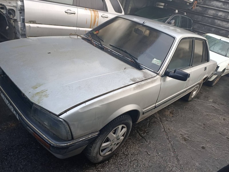 peugeot 505 berlina del año 1986