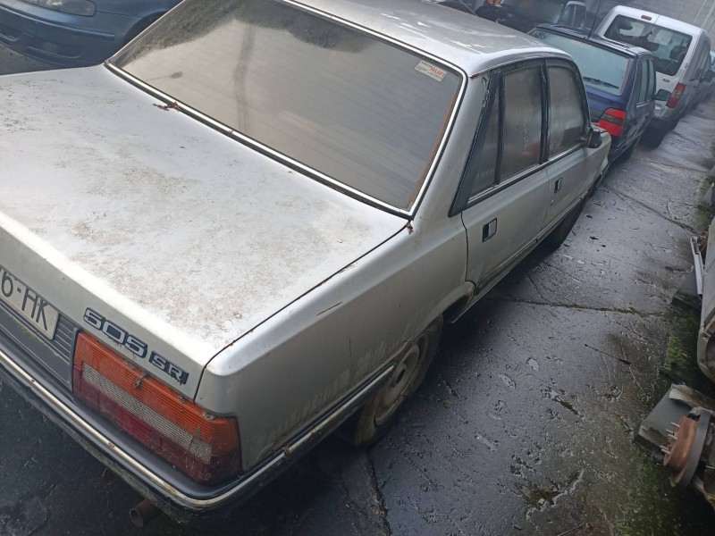 peugeot 505 berlina del año 1986