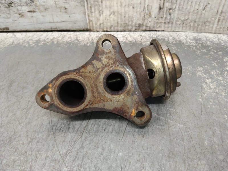 Recambio de valvula egr para toyota yaris (ncp1/nlp1/scp1) 1.4 d-4d linea luna referencia OEM IAM 2562033010  