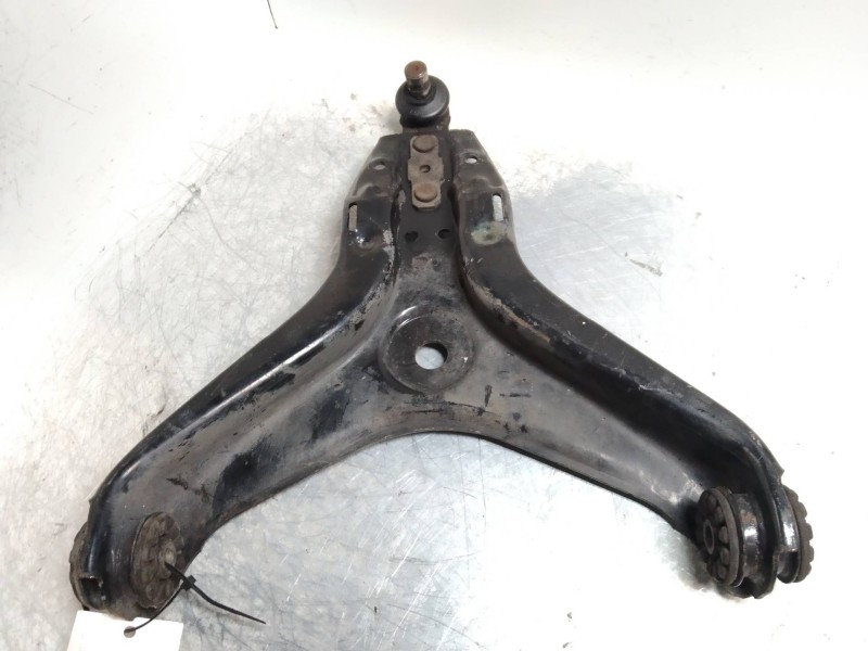 Recambio de brazo suspension inferior delantero izquierdo para volkswagen passat (321/23/27/31) arena referencia OEM IAM   