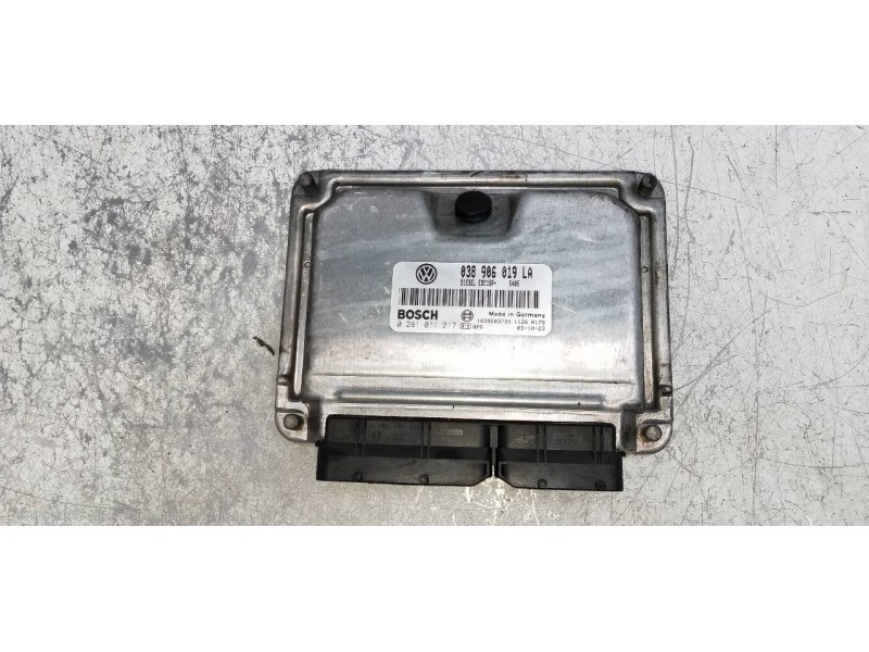 Recambio de centralita motor uce para seat ibiza (6l1) signo referencia OEM IAM 0281011217 038906019LA 