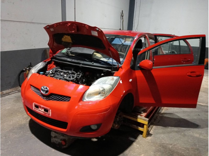 toyota yaris del año 2011