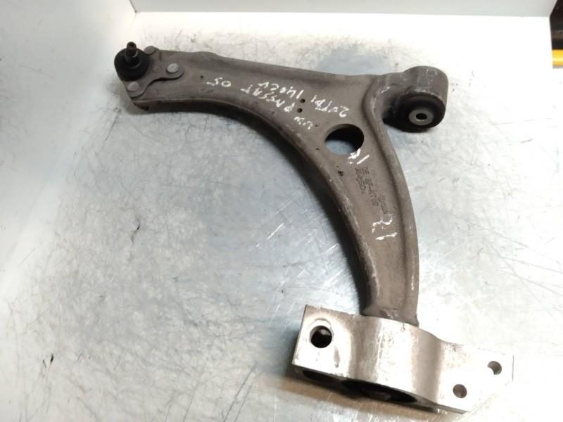 Recambio de brazo suspension inferior delantero izquierdo para volkswagen passat berlina (3c2) highline referencia OEM IAM   