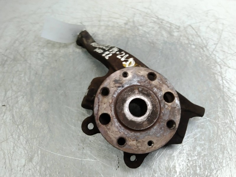 Recambio de mangueta delantera izquierda para renault 18 gtd referencia OEM IAM   