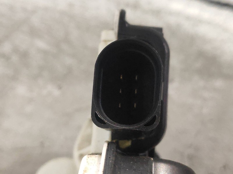 Recambio de motor cierre centralizado delantero derecho para seat ibiza st (6j8) style referencia OEM IAM 5N1837016F 16B5N183701