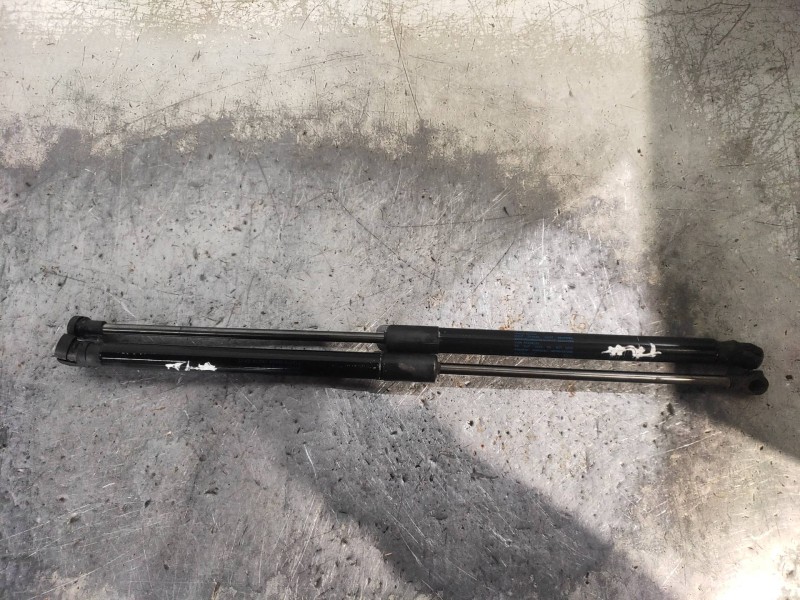 Recambio de amortiguadores maletero / porton para seat ibiza st (6j8) style referencia OEM IAM 6J8827550B  