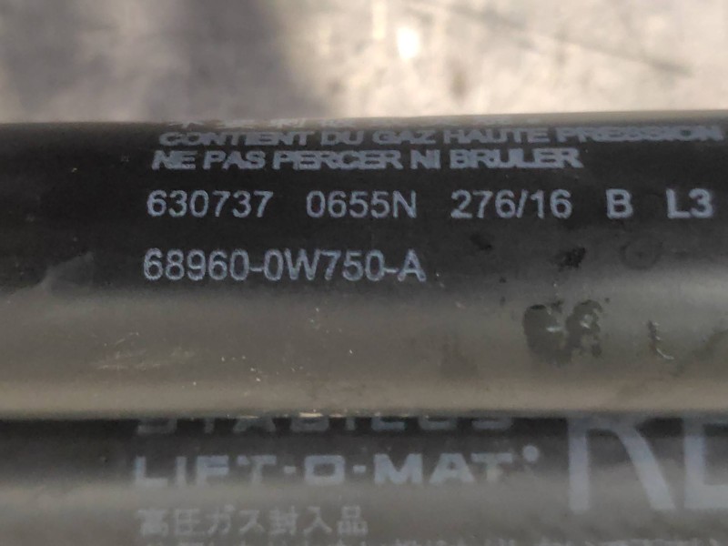 Recambio de amortiguadores maletero / porton para lexus nx 300h 2wd referencia OEM IAM 689500W750A 689600W750A 