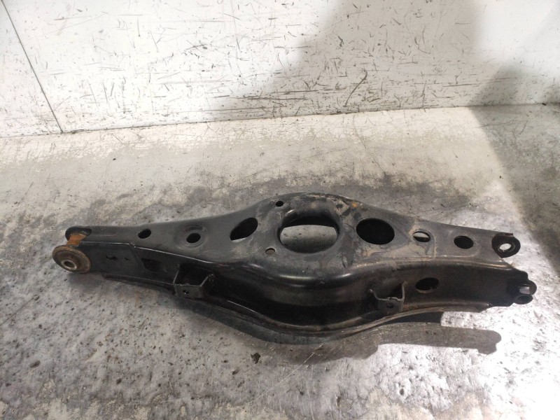 Recambio de brazo suspension inferior trasero derecho para lexus nx 300h 2wd referencia OEM IAM   