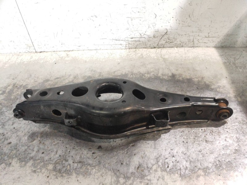 Recambio de brazo suspension inferior trasero izquierdo para lexus nx 300h 2wd referencia OEM IAM   