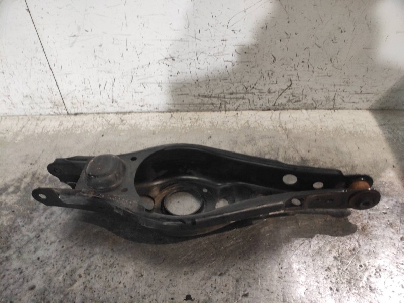 Recambio de brazo suspension inferior trasero izquierdo para lexus nx 300h 2wd referencia OEM IAM   