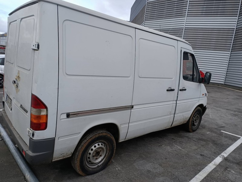 mercedes sprinter 02.00  caja cerrada del año 2002