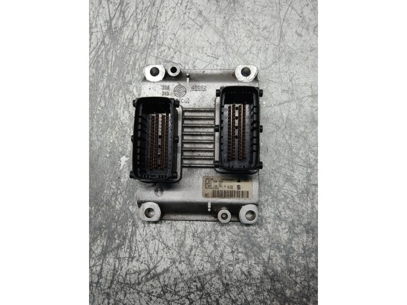 Recambio de centralita motor uce para fiat punto berlina (188) 1.4 16v sporting referencia OEM IAM 0261208033 1039S02987 0055188