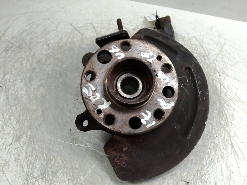 Recambio de mangueta delantera izquierda para renault 25 (b29) 2.9 referencia OEM IAM   