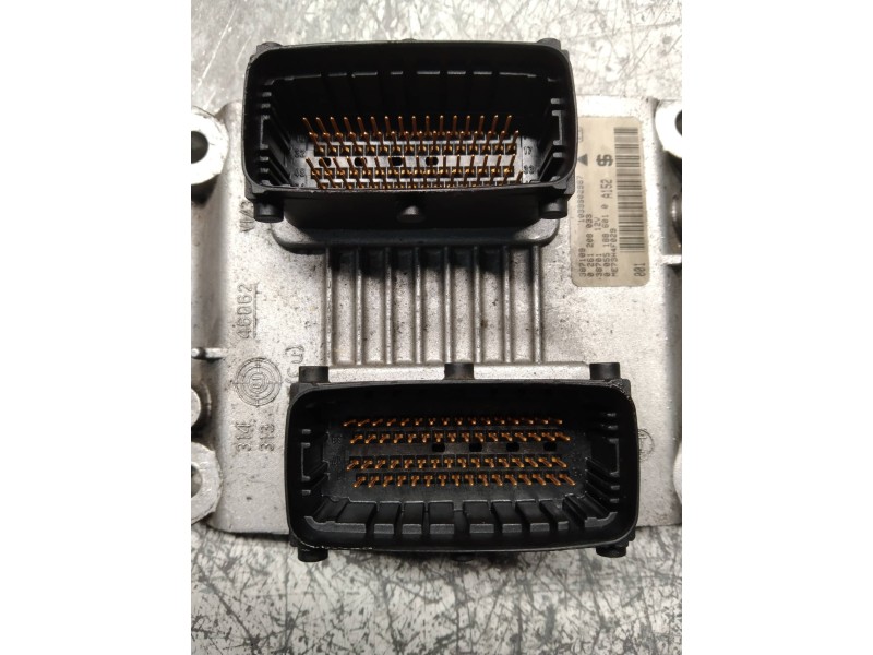 Recambio de centralita motor uce para fiat punto berlina (188) 1.4 16v sporting referencia OEM IAM 0261208033 1039S02987 0055188