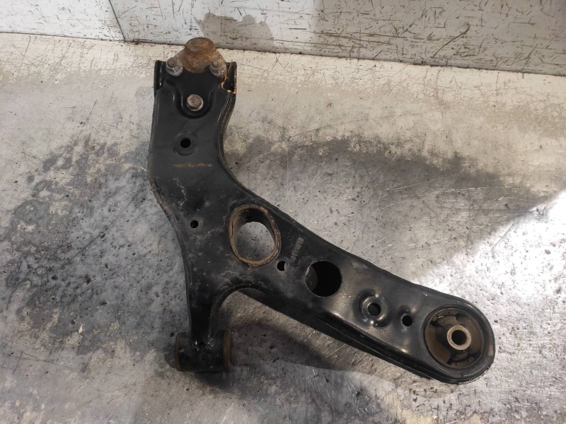 Recambio de brazo suspension inferior delantero izquierdo para lexus nx 300h 2wd referencia OEM IAM   