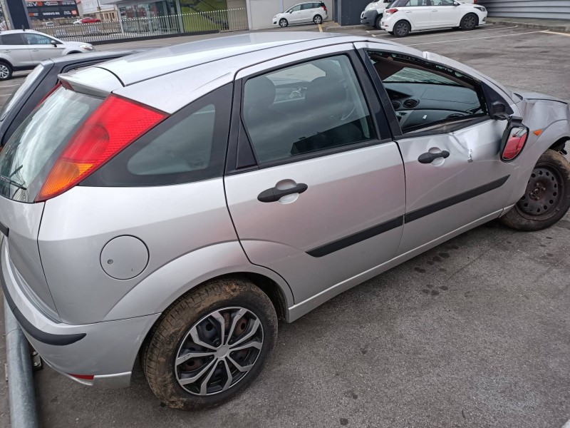 ford focus berlina (cak) del año 2004